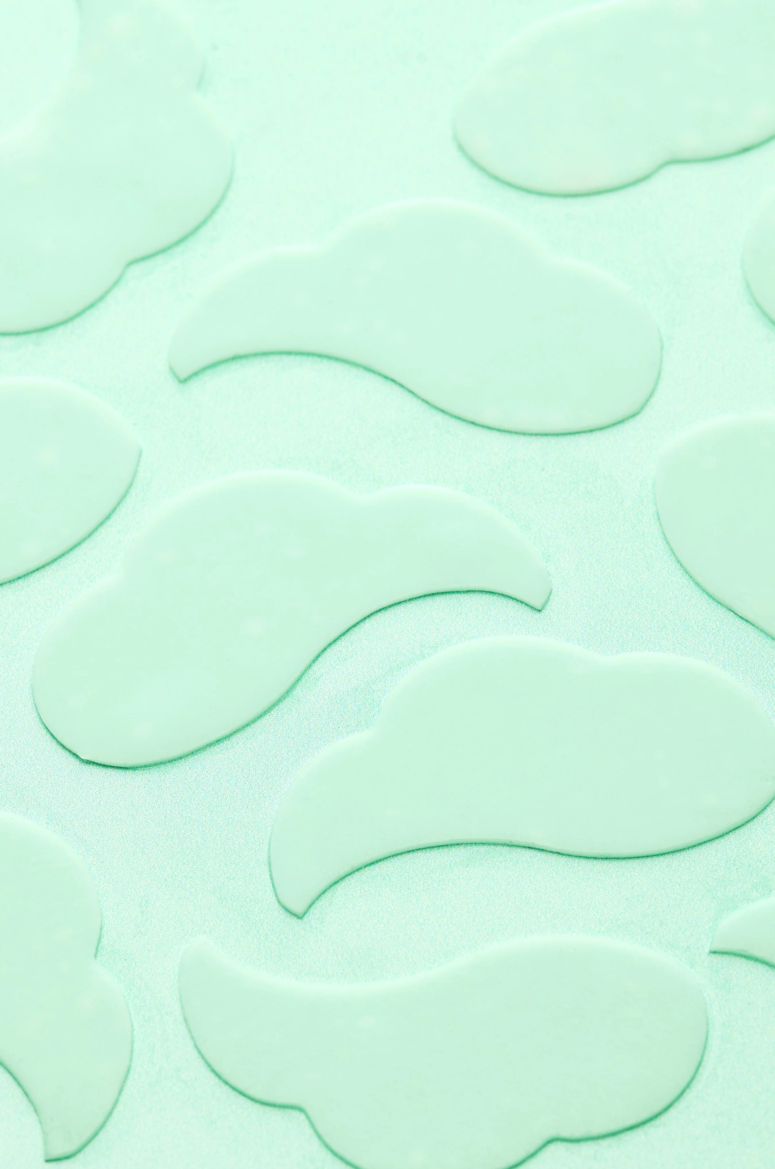 Floating Under the Eyes Depuffing Gel Pads - Image 7